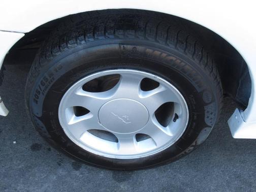 2001 Ford Mustang Base