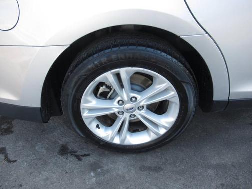 2015 Ford Taurus SEL