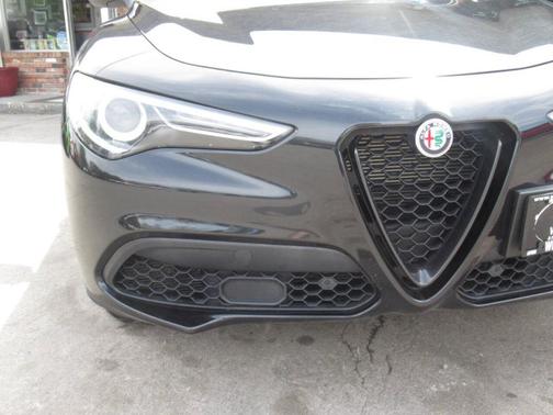 Black 2019 Alfa Romeo Stelvio Ti
