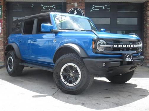 Velocity Blue Metallic 2022 Ford Bronco