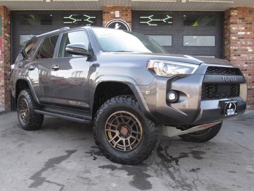 Magnetic Gray Metallic 2023 Toyota 4Runner SR5 Premium
