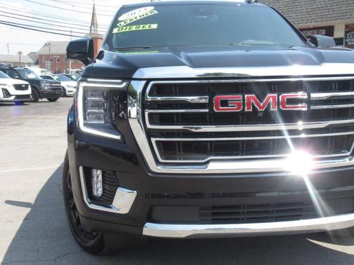 2023 GMC Yukon SLT