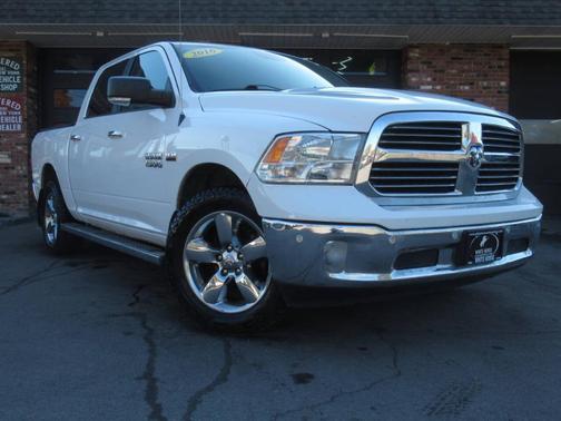 Bright White 2016 RAM 1500 SLT