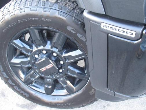 Jet Black 2024 GMC Sierra 2500 AT4