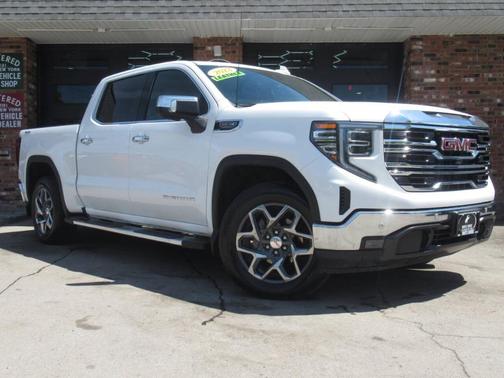 Summit White 2023 GMC Sierra 1500 SLT
