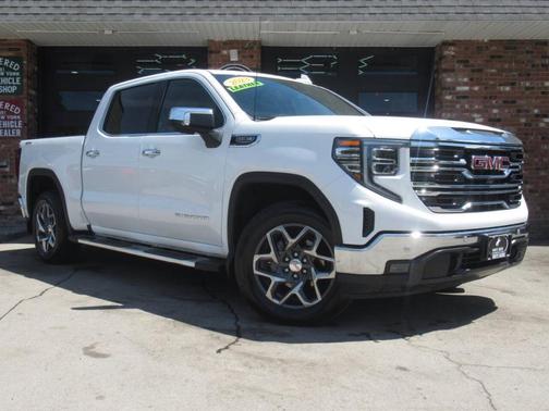 Summit White 2023 GMC Sierra 1500 SLT