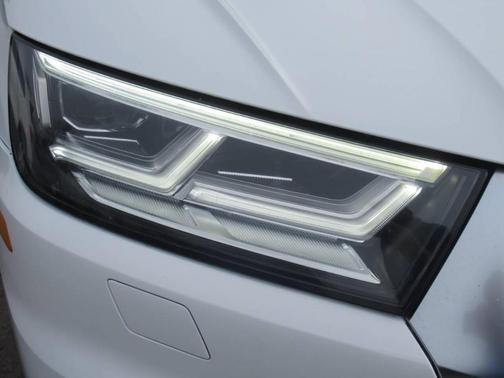 2020 Audi Q5 40 Premium Plus