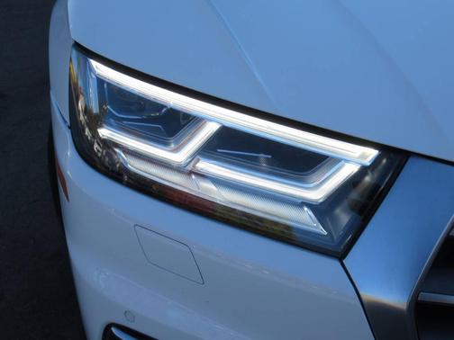 2018 Audi Q5 2.0T Premium Plus