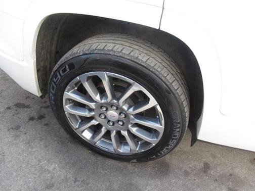 White Frost 2022 GMC Acadia Denali