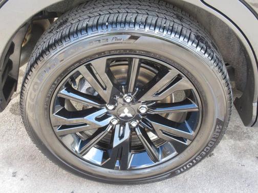 2024 Mitsubishi Eclipse Cross LE