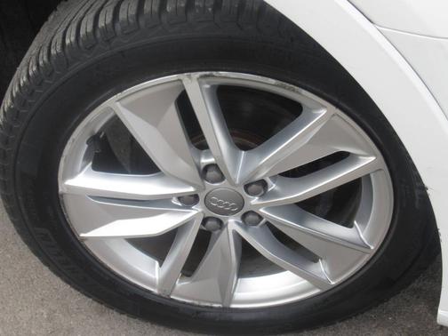 White 2016 Audi Q3 2.0T Premium Plus