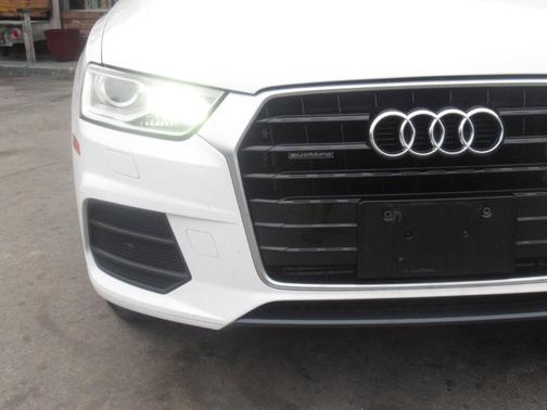 White 2016 Audi Q3 2.0T Premium Plus