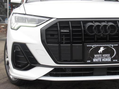 2022 Audi Q3 45 S line Premium