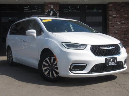 Bright White 2021 Chrysler Pacifica Hybrid Touring L