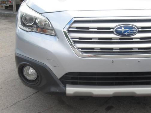 Ice Silver Metallic 2017 Subaru Outback 2.5i Limited