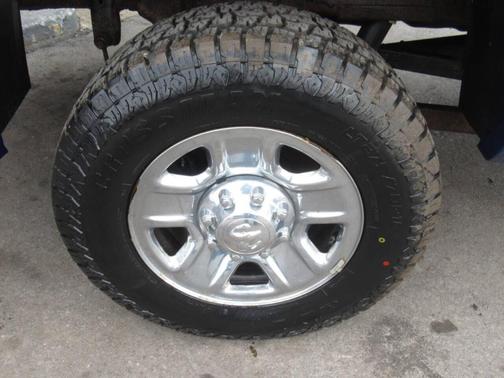 Blue Streak Pearlcoat 2016 RAM 2500 Tradesman