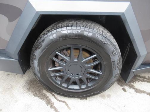 Steel 2024 Tesla Cybertruck Cyberbeast