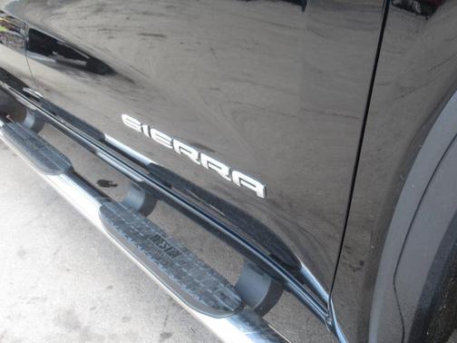 Jet Black 2019 GMC Sierra 1500 SLE