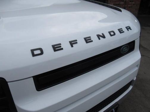 2025 Land Rover Defender P300