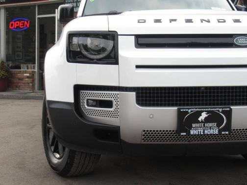 2025 Land Rover Defender P300