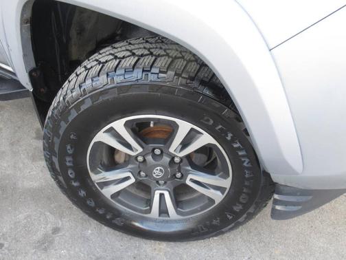 2017 Toyota Tacoma SR5