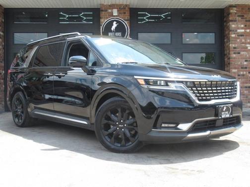 Black 2023 Kia Carnival