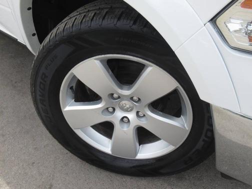 Bright White Clearcoat 2018 RAM 1500 SLT