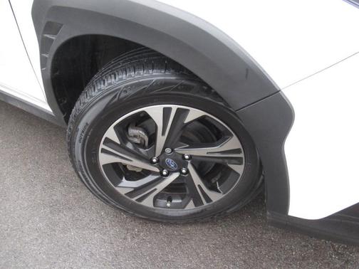 Crystal White Pearl 2024 Subaru Crosstrek Premium