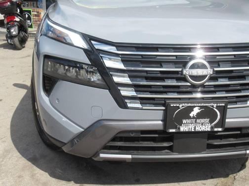 Boulder Gray Metallic 2024 Nissan Rogue SL