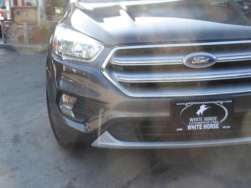 Magnetic Metallic 2018 Ford Escape SE