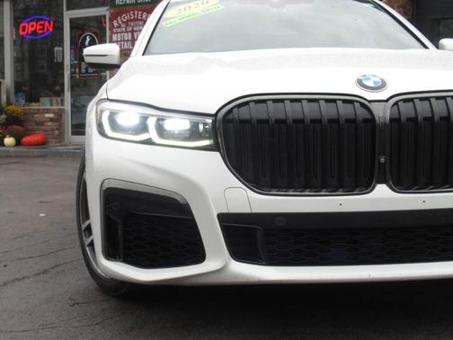 2020 BMW 740 i xDrive