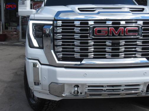 White Frost 2024 GMC Sierra 2500 Denali