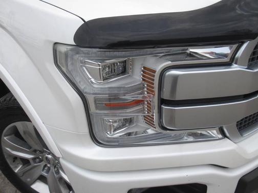 White Platinum Tri-Coat 2018 Ford F-150