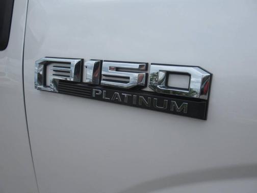 White Platinum Tri-Coat 2018 Ford F-150