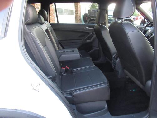 2021 Volkswagen Tiguan 2.0T SE R-Line Black