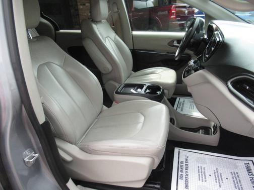 2021 Chrysler Voyager LXI