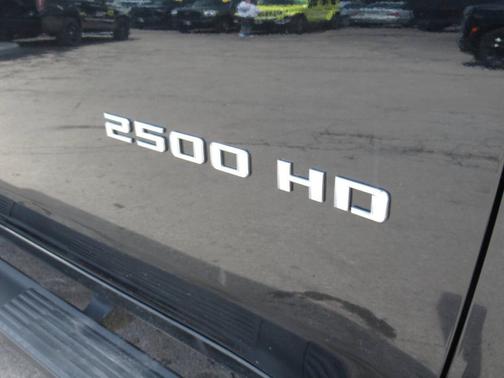 Jet Black 2022 Chevrolet Silverado 2500 Custom