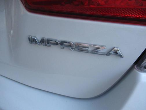 Crystal White Pearl 2020 Subaru Impreza Premium