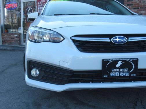 Crystal White Pearl 2020 Subaru Impreza Premium