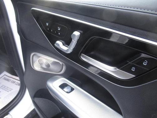 2023 Mercedes-Benz GLC 300 Base 4MATIC