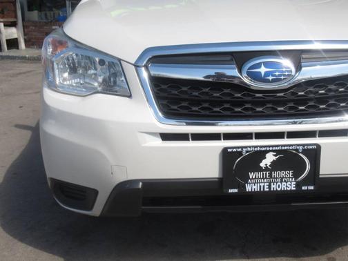 Satin White Pearl 2015 Subaru Forester 2.5i Premium