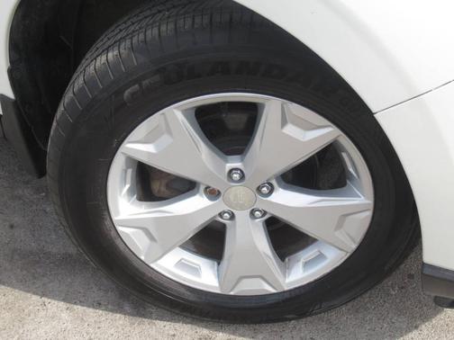 Satin White Pearl 2015 Subaru Forester 2.5i Premium