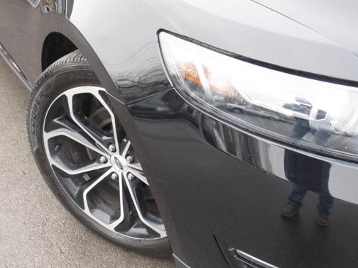 2016 Ford Taurus SHO