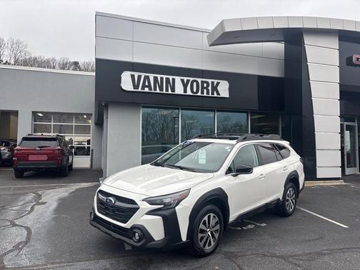 Crystal Wht Prl 2025 Subaru Outback Premium