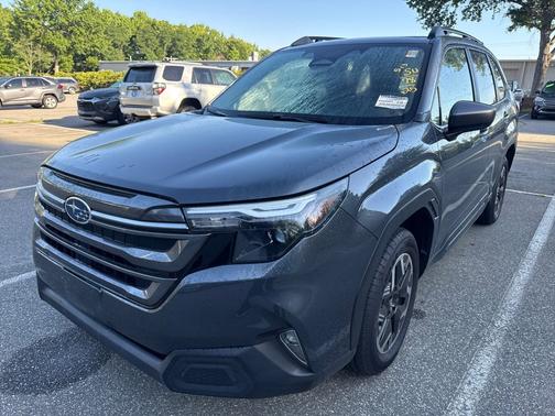 Magnetite Gray Metallic 2025 Subaru Forester Premium