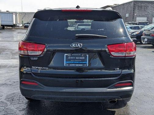 2017 Kia Sorento LX