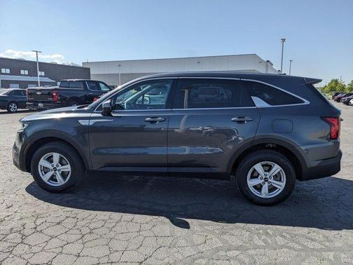 2022 Kia Sorento LX