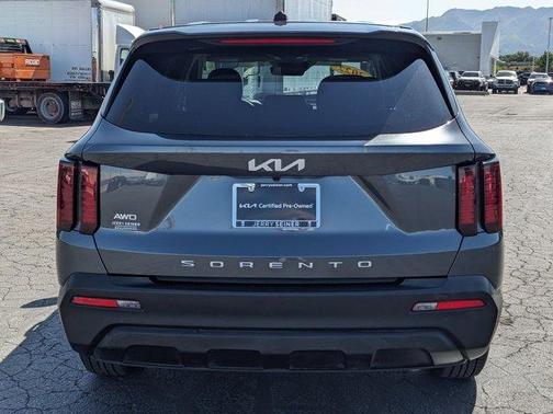 2022 Kia Sorento LX