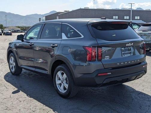 2022 Kia Sorento LX