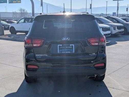 2020 Kia Sorento S